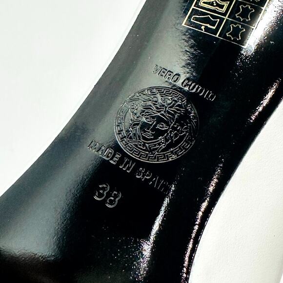 Versace Vitello IT 38/ US 8 Pumps White Leather Medusa Gold Heeled NIB $1050 - Picture 11 of 12